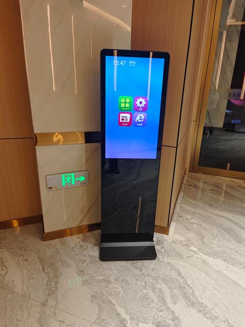 立式廣告機 高清網絡宣傳觸摸一體機在酒店商場的應用與價值